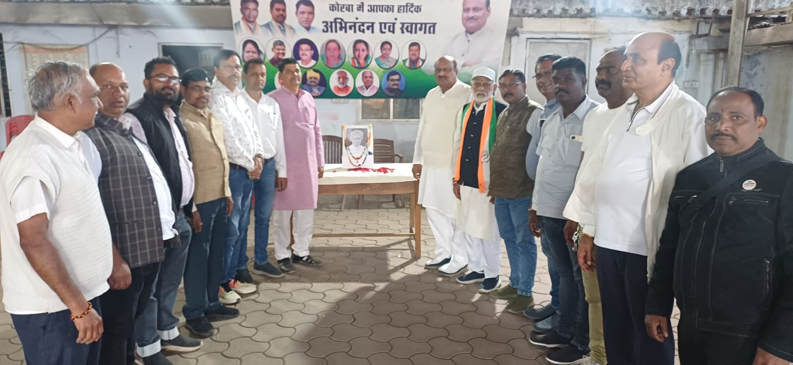 कोरबा: जिला कांग्रेस कार्यालय में पूर्व प्रधानमंत्री डॉ. मनमोहन सिंह की प्रथम पुण्यतिथि मनाई गई