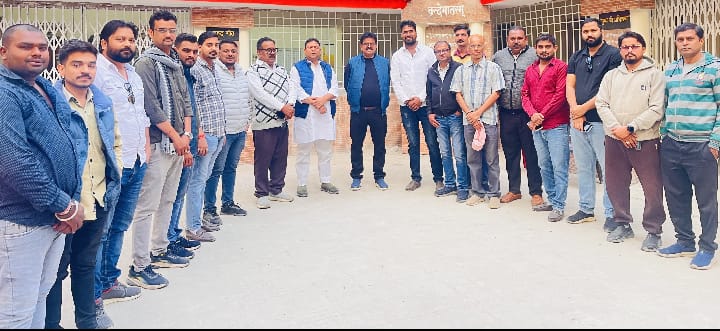 कांग्रेस पार्टी जिला अध्यक्ष महेंद्र गंगोत्री के नेतृत्व में निखर रहा कांग्रेस भवन; विधायक अटल श्रीवास्तव ने किया कार्यों का अवलोकन