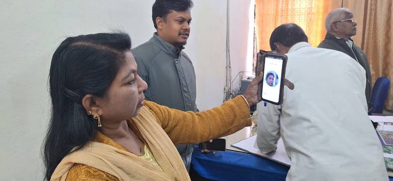 ऑनलाइन अटेंडेंस से बढ़ी कार्यालयीय अनुशास पारदर्शिता विभागों में समयपालन का दिख रहा असर मुख्यमंत्री की भी हो रही सराहना