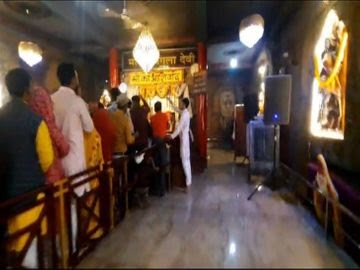 कोरबा: नए साल पर मंदिरों में उमड़ी भक्तों की भीड़, मां सर्वमंगला के दर्शन को सुबह से खुले पट; श्रद्धालुओं ने की सुख-समृद्धि की कामना