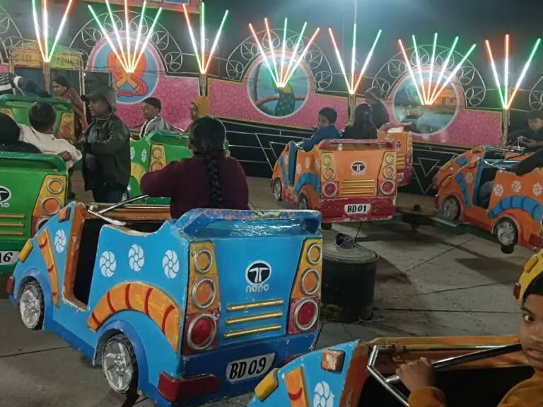 कोरबा में अमन उत्सव मेला बना आकर्षण का केंद्र, झूलों–खरीदारी–व्यंजनों का उठाया जा रहा भरपूर आनंद