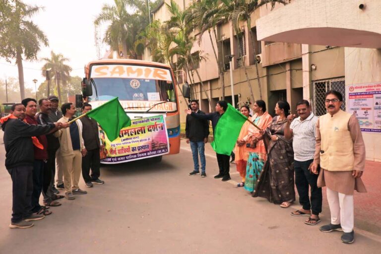 35 तीर्थयात्रियों का दल श्रीरामलला दर्शन हेतु अयोध्याधाम के लिए रवाना