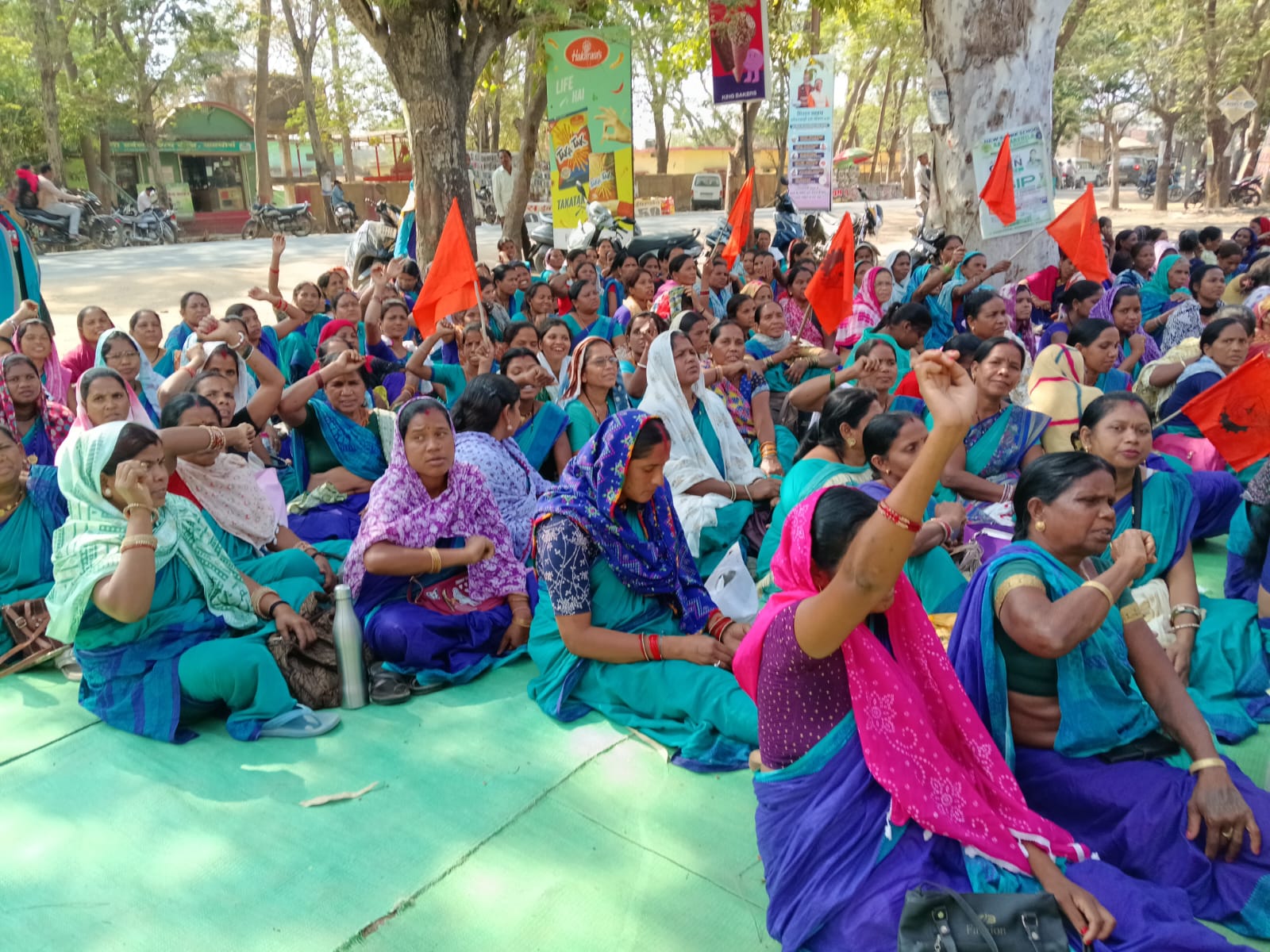 आज भी जारी है आंगनबाड़ी कार्यकर्ताओं की नाराजगी, कटघोरा समेत अलग-अलग ब्लॉक से शामिल हुए 3000 वर्कर्स