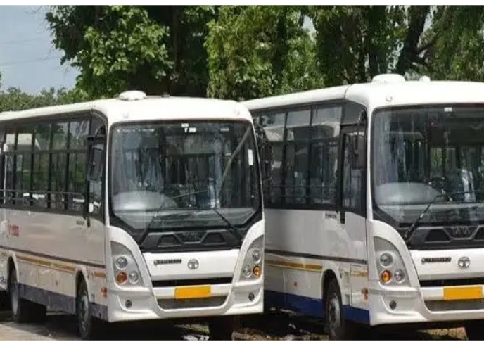 सरकारी रजिस्ट्रेशन नंबर के इंतजार में तीन नई बसें, किराए के बस के भरोसे चल रही मेडिकल कॉलेज के छात्रों की व्यवस्था
