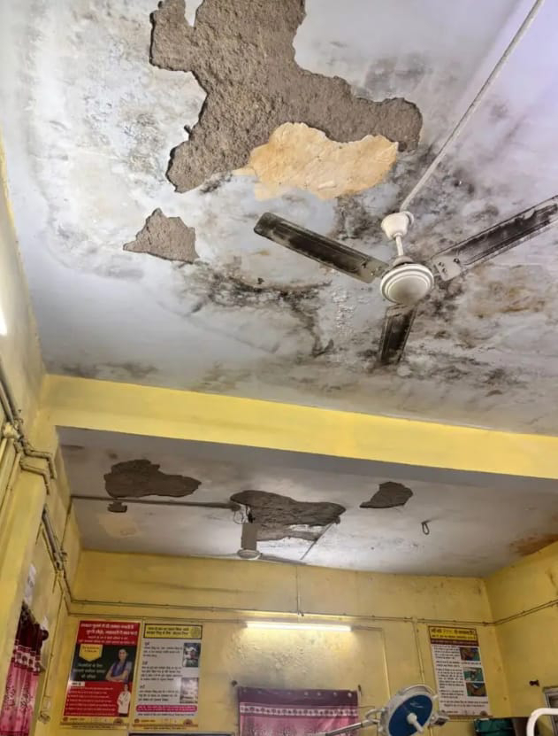 SECL दीपका खदान की हैवी ब्लास्टिंग से हरदी बाजार स्वास्थ्य केंद्र में हादसा, बाल-बाल बचे कर्मचारी