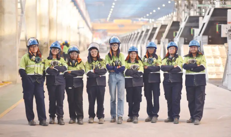 बालको में महिला क्रेन पायलट की तैनाती, महिला नेतृत्व को मिला बढ़ावा