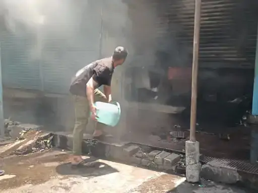 गेवरा शक्तिनगर में शॉपिंग कॉम्प्लेक्स की इलेक्ट्रॉनिक दुकान में लगी आग, मौके पर फायर वाहन पहुंचा,CISF जवानों ने समय रहते पाया काबू