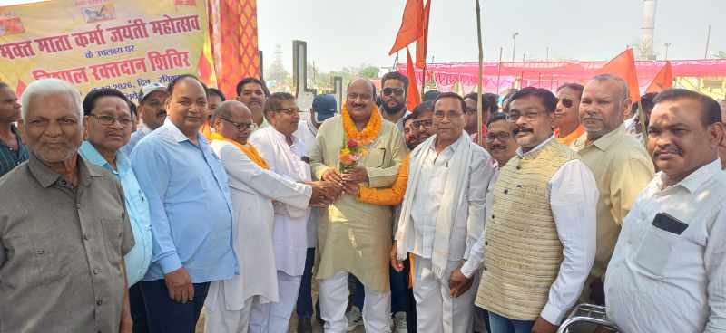 छत्तीसगढ़ की पूजनीय लोक संत भक्त माता कर्मा की जयंती के पावन अवसर पर कोरबा के घंटाघर में साहू समाज द्वारा भव्य शोभा यात्रा का आयोजन किया गया